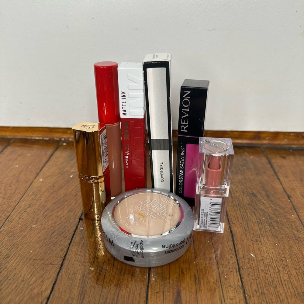 COVERGIRL Lipstick Collection - Vibrant Red and Soft Pink